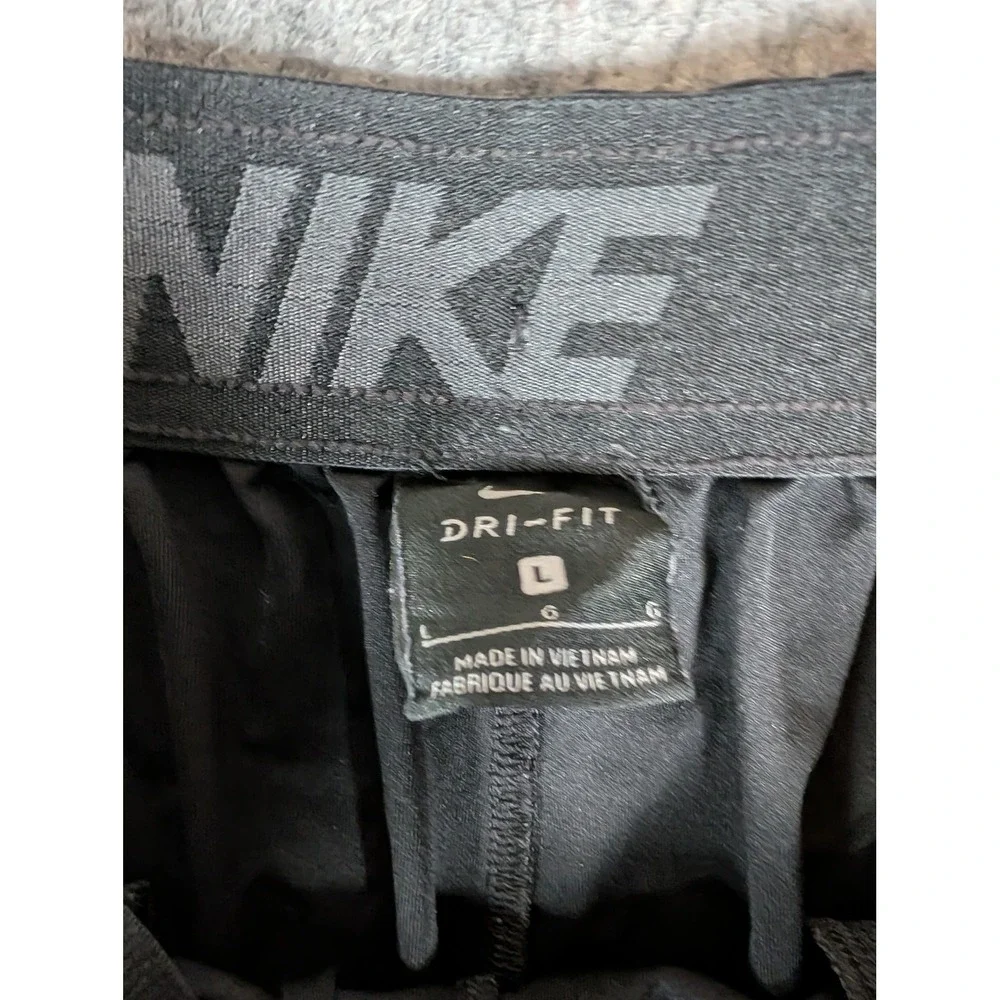 Nike Mens Dri-FIT Basketball Training Shorts Black Mesh Panels Size L